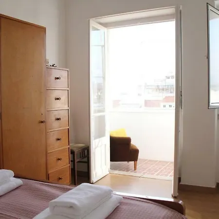 Maria Keil - Free Indoor Parking *